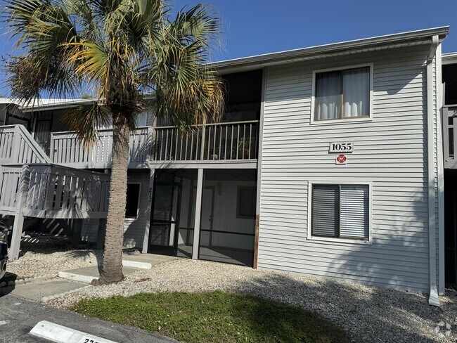 Building Photo - 1055 Palm Ave Rental