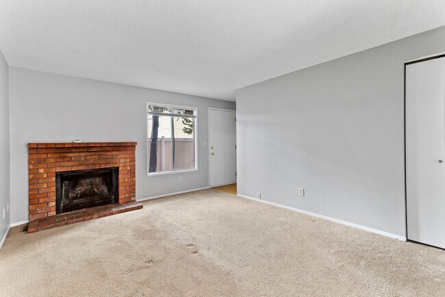 Photo - 8311-8315SE Unit 8313