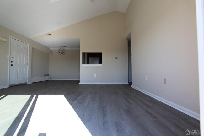 Photo - 1521 Ravens Crest Dr