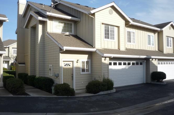 3 bedroom 2.5 bath town home 2 car parking - 3 bedroom 2.5 bath town home 2 car parking