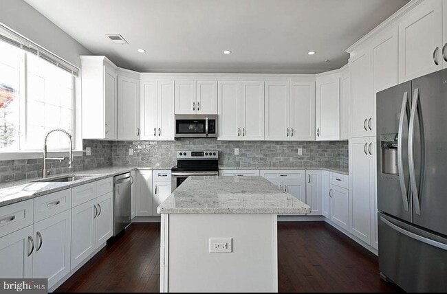 Photo - 14900 Dennington Dr