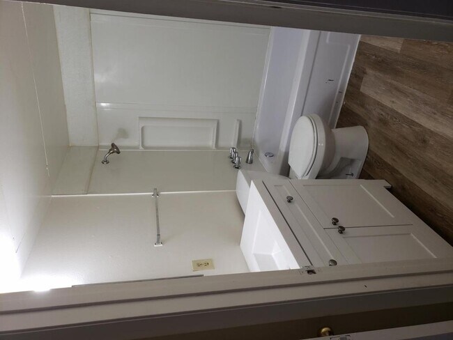 Photo - 605 S Royal Crest Cir Unit 9