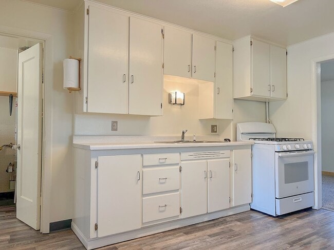 Photo - Dog Friendly 2 bedroom House with Garage