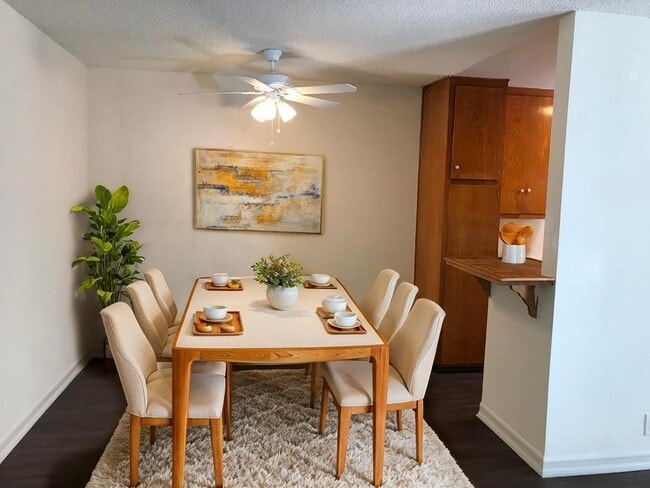 Building Photo - 3726 Keystone Ave Unit 3