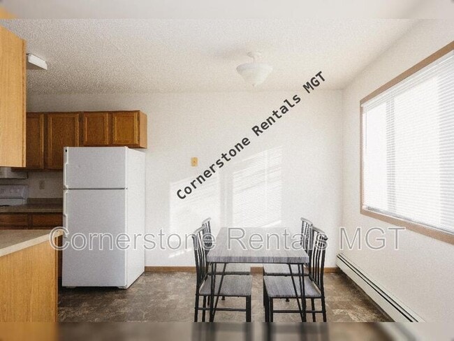 Photo - 1401 12th St E