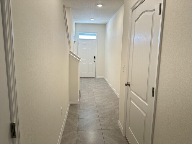 Photo - 1204 Draintree St