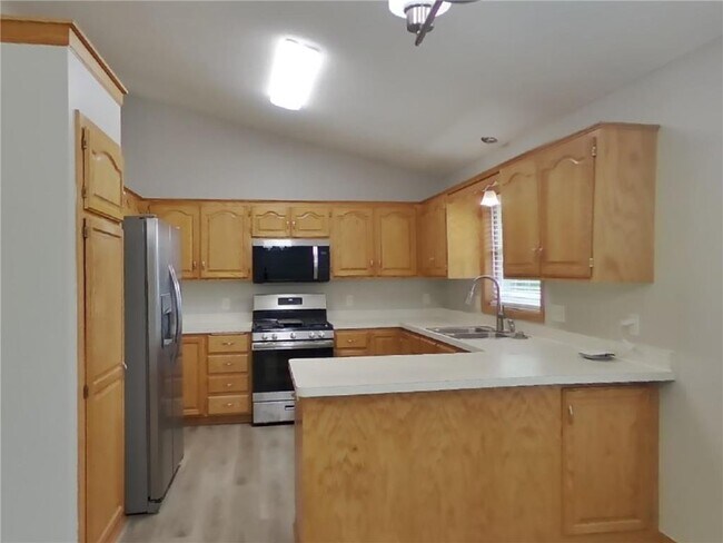Photo - 3649 Kahler Dr NE