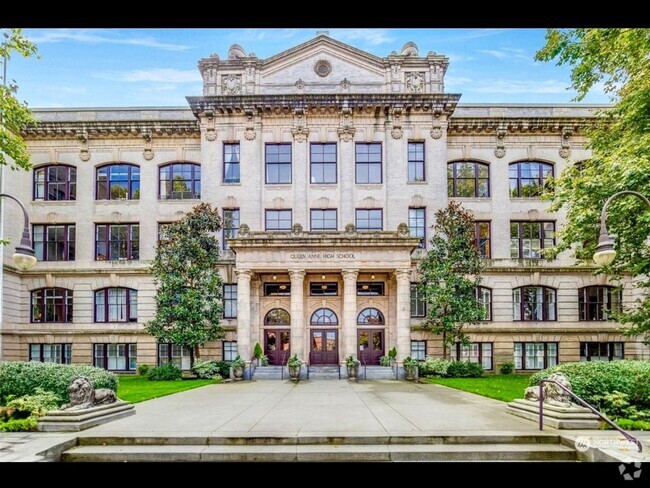 Building Photo - 1 Bedroom Condo in Seattle