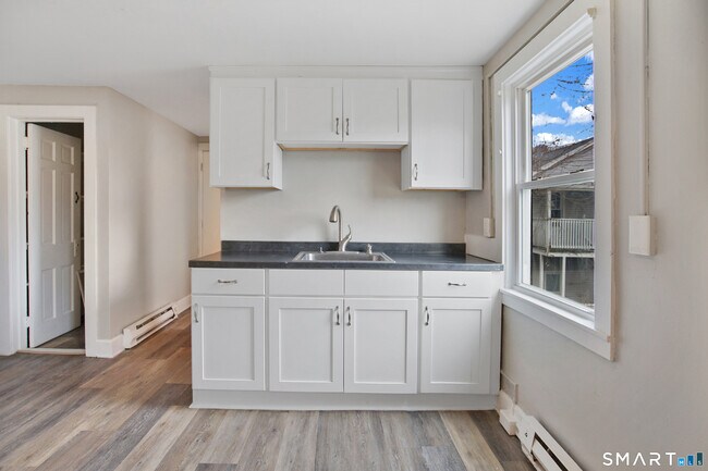 Photo - 31 Tyler Ave Unit 2