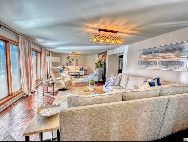 Photo - 7 Pleasant View Ln