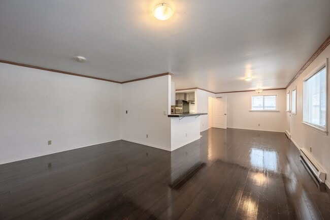Photo - Spacious 4-Bedroom Contemporary Home with ...