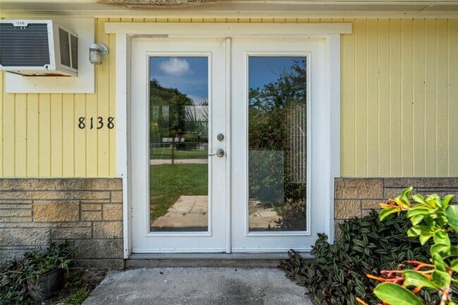 Building Photo - 8138 Krag Dr Rental