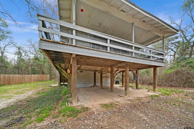 Photo - 20973 Lakeview Dr