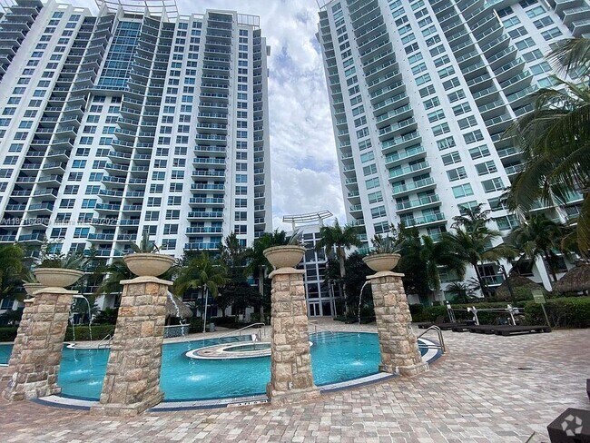 Building Photo - 2641 N Flamingo Rd Unit 1706N Rental