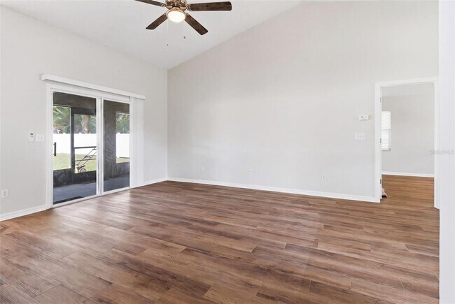 Photo - 896 Princeton Dr