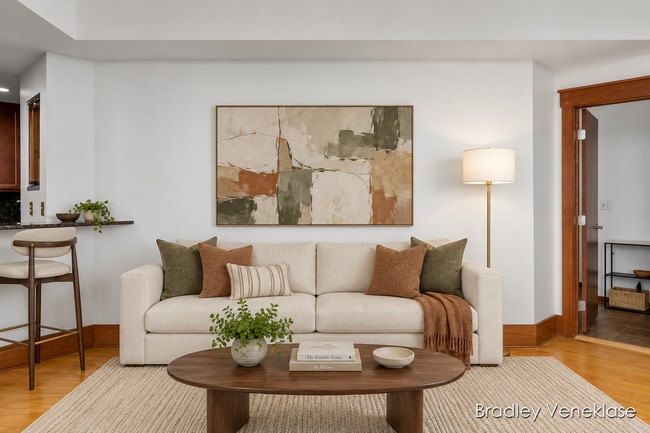 60 Monroe Center NW Unit 8D