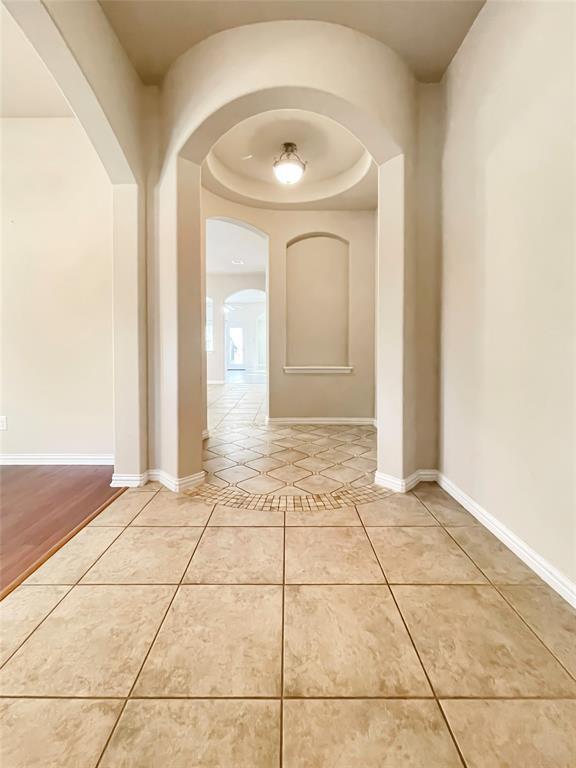 Photo - 2468 Millbrook Loop