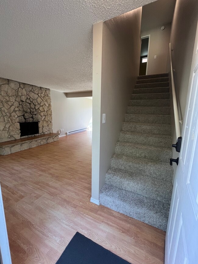 Building Photo - 4165 SE Cesar E Chavez Blvd