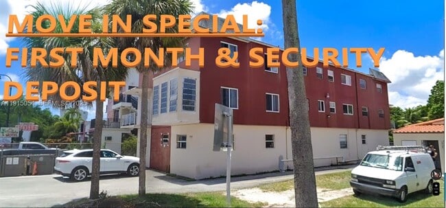 Building Photo - 5960 NE 5th Ct Unit 4