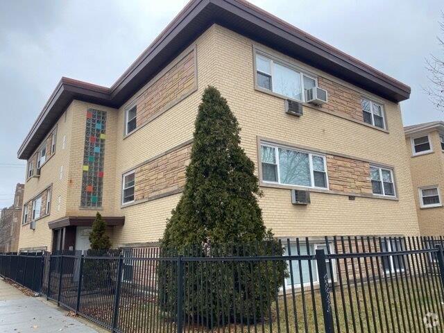 Building Photo - 3057 N Narragansett Ave Unit 2 Rental