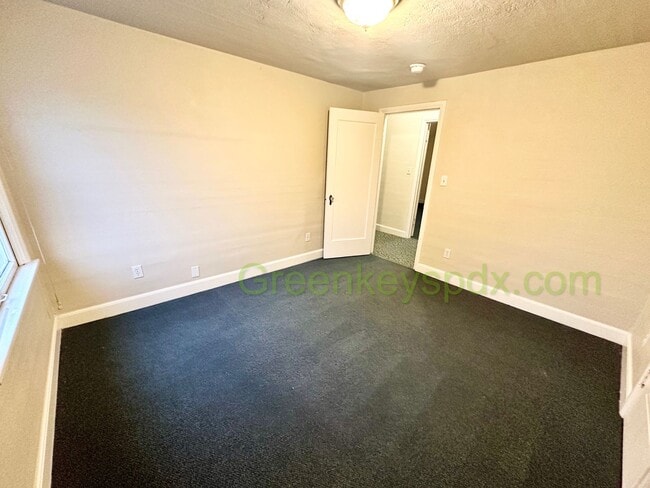 Photo - 10197-1136 Unit B