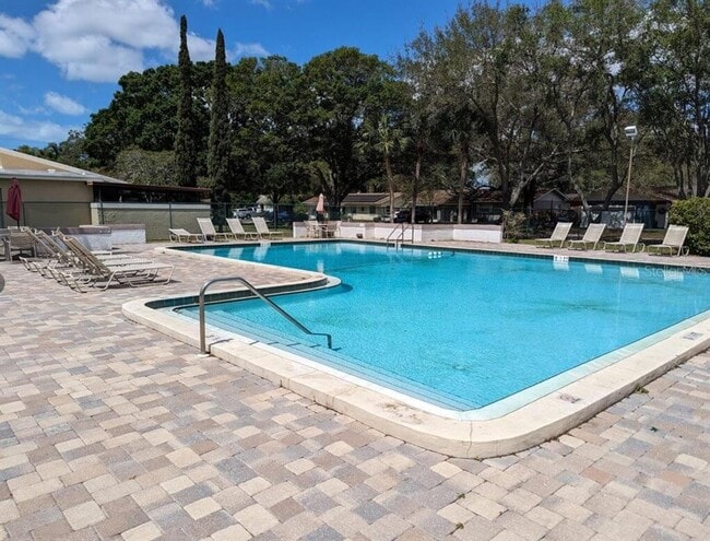 Photo - 1602 Amberlea Dr S