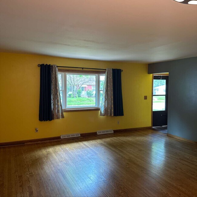 Photo - 3723 N 85th St