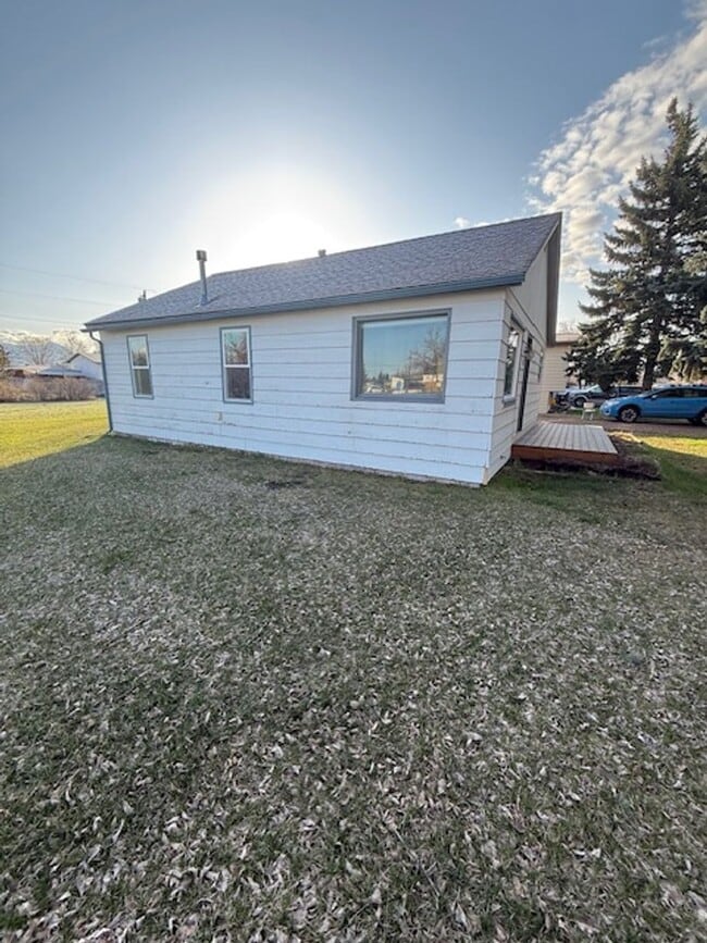 Photo - Newly Renovated 2-Bedroom Home – Pet Friendly!