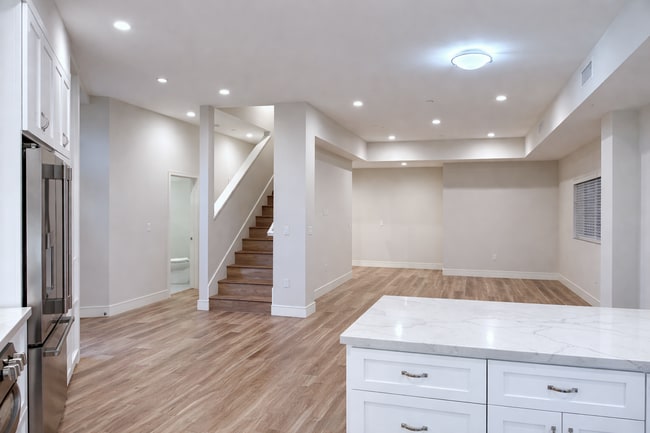 Photo - Grant Avenue B Unidad B