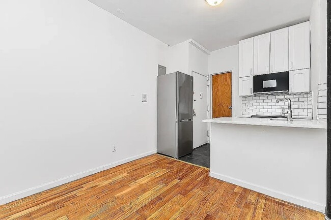 25 Thompson St Unit 18