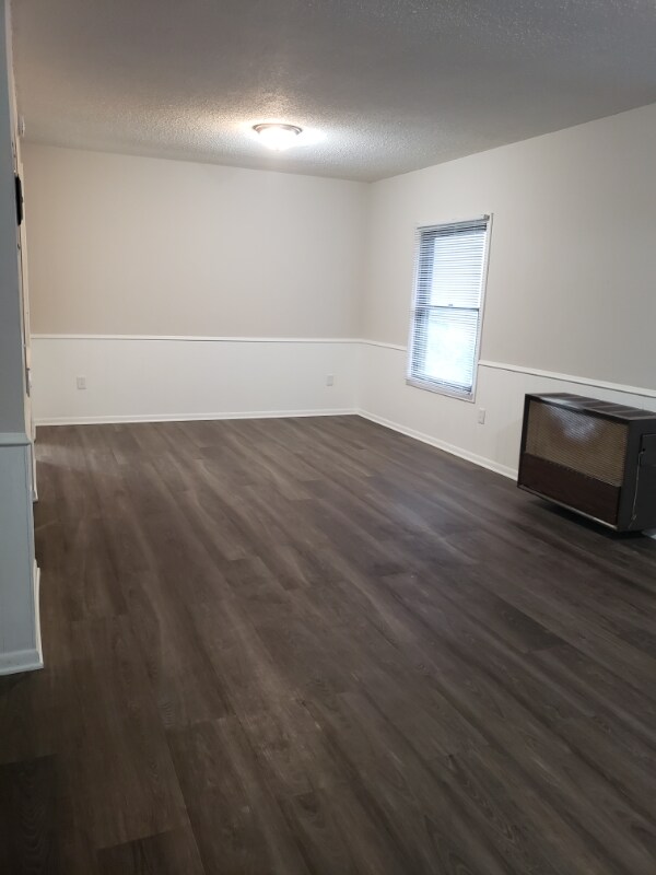 Photo - 123 N Walnut St