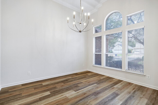 Photo - 26 Silverhorn Dr