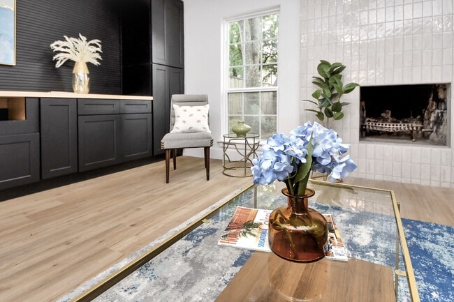 Building Photo - 5614 Oakhaven Ln