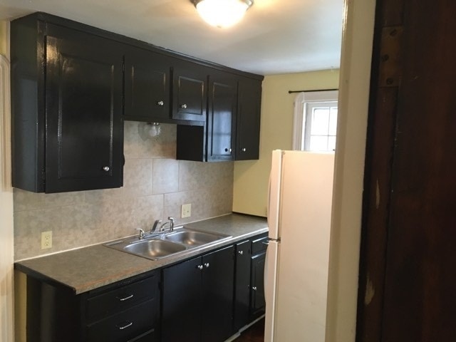 Photo - 715 W 9th St