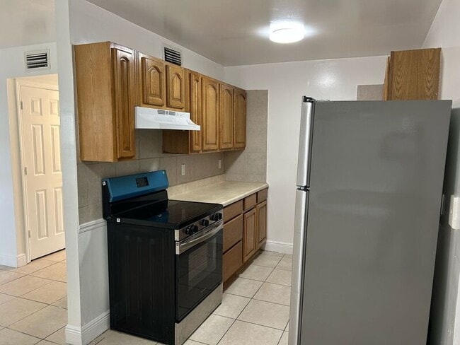 Building Photo - 401 SW 13th Pl Unit 703 Rental