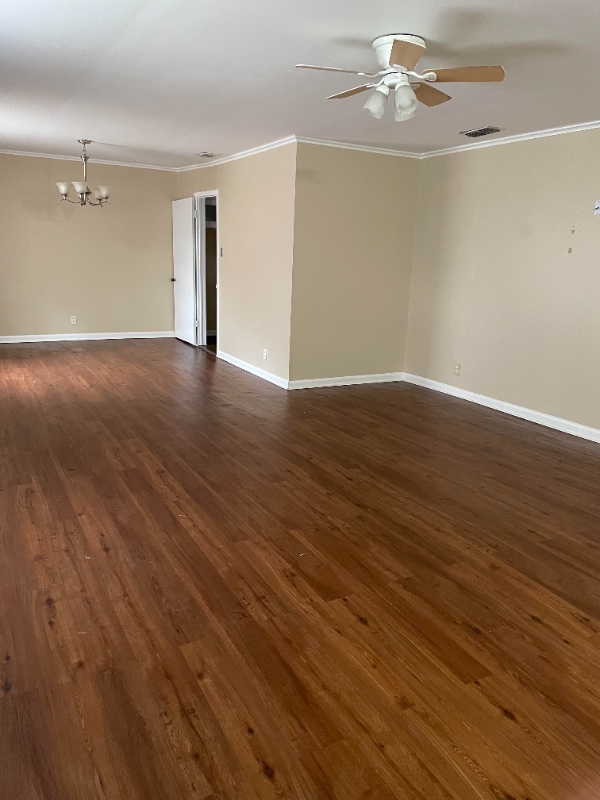 Photo - 108 W Collins St