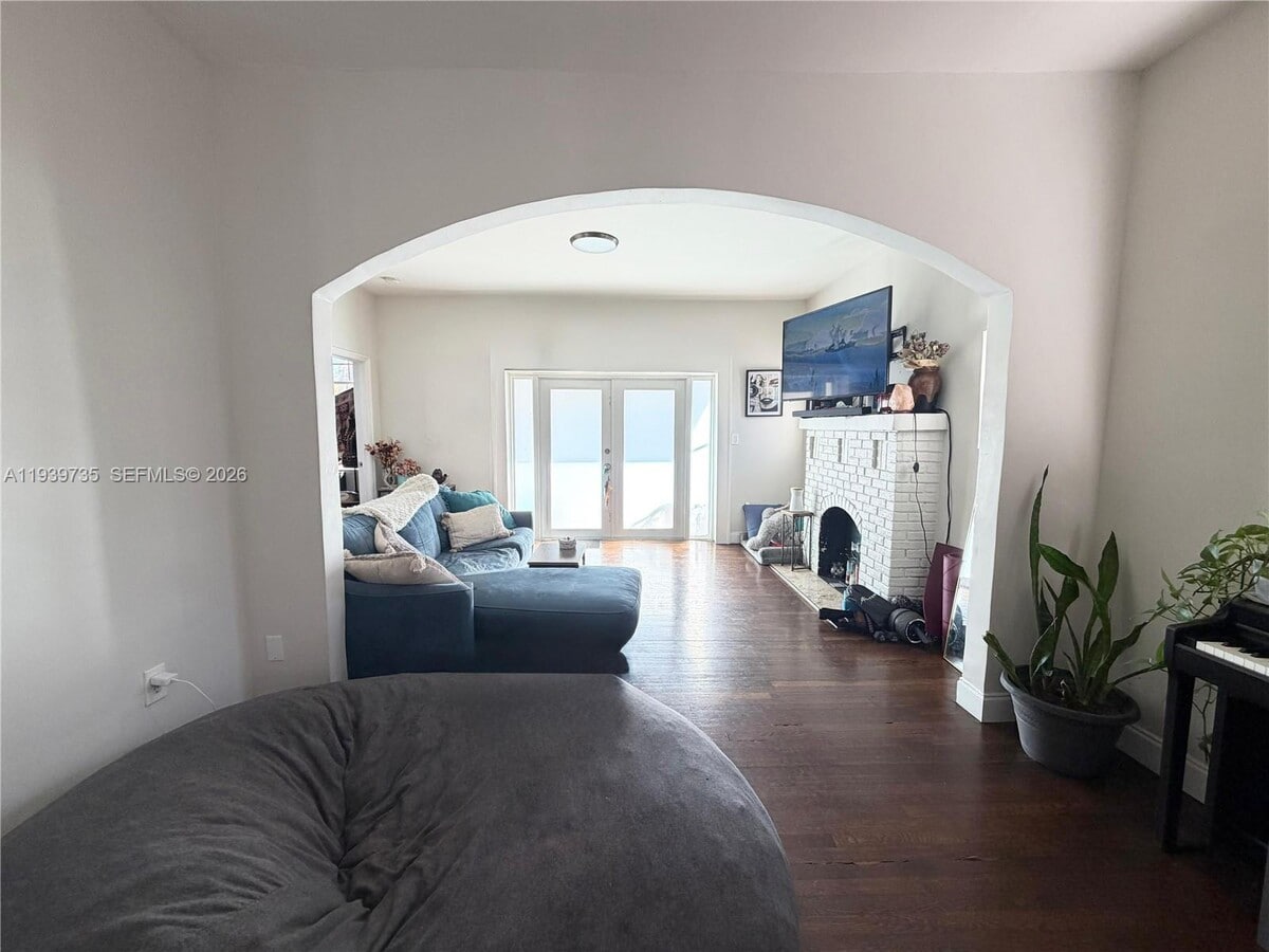 Photo - 109 NW 48th St