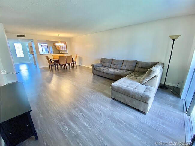 Photo - 434 Lakeview Dr