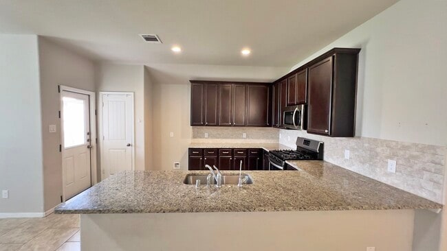 Photo - 4019 Spurwing Ln