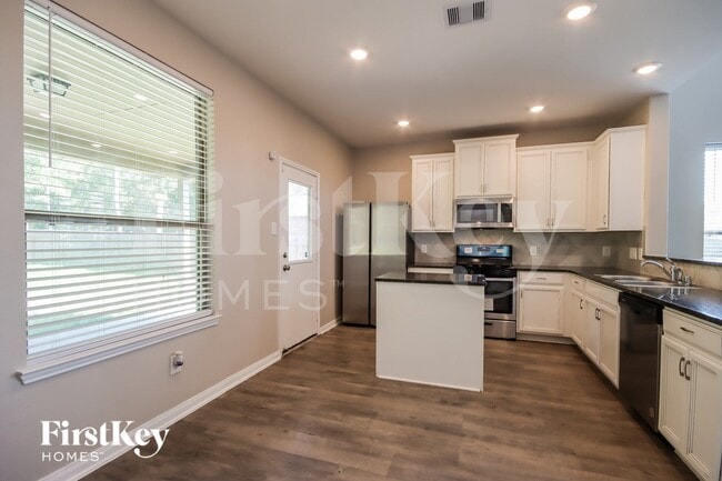 Photo - 6193 White Oak Leaf Lp