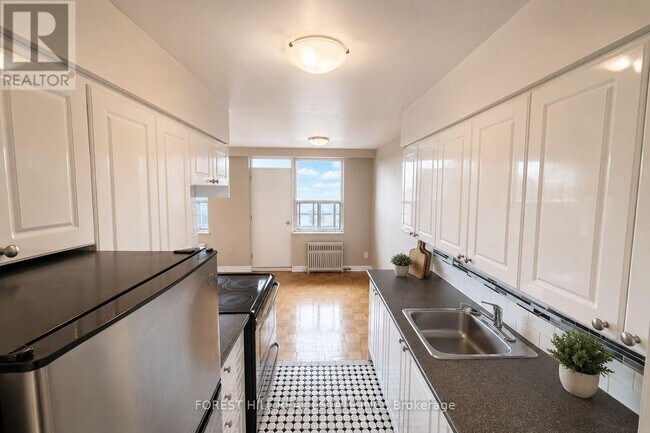 Photo - 108 Goodwood Park Ct