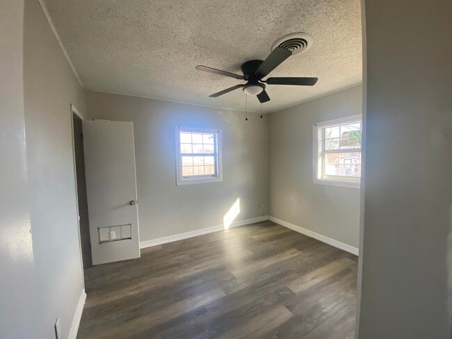 Photo - 3012 39th St