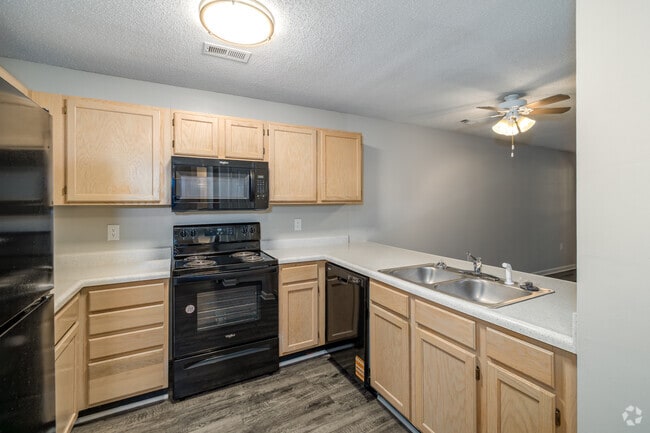 1BR, 1BA - 840SF - Kitchen