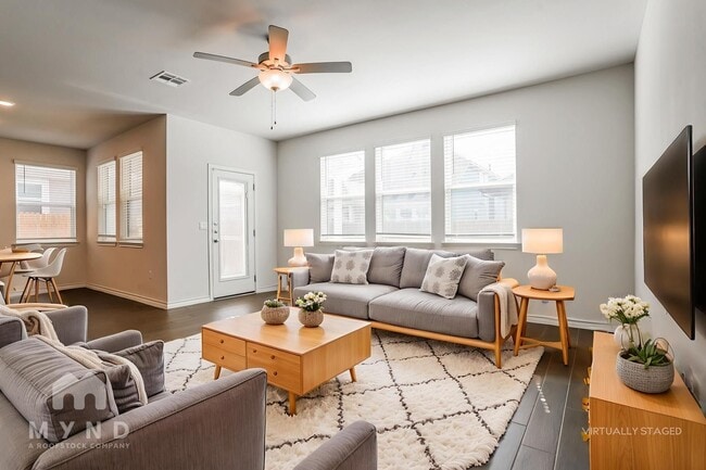 Photo - 2909 Salvidar Bend