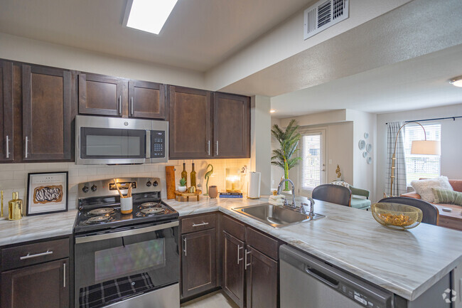 1BR, 1BA - 789SF - Kitchen