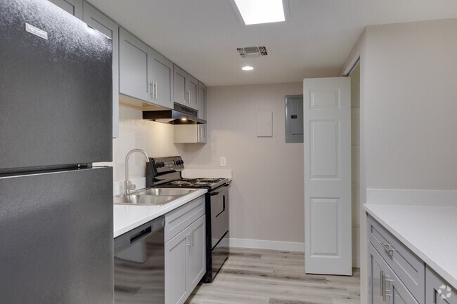 1 habitación, 1 baño, 760 pies cuadrados, cocina - Whispering Pines