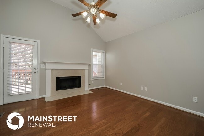 Photo - 1041 Dalby Way
