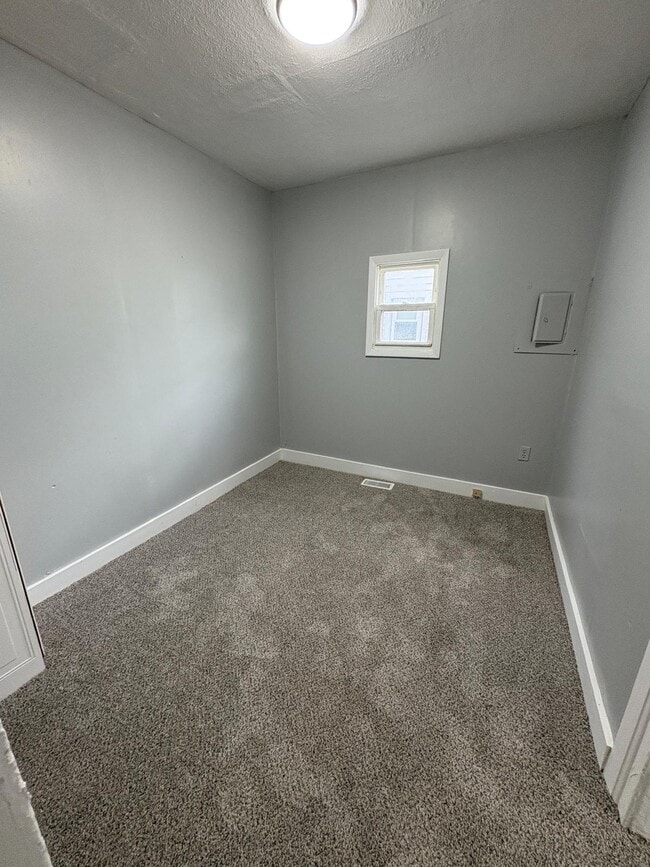 Photo - 1940 Woodbridge Rd