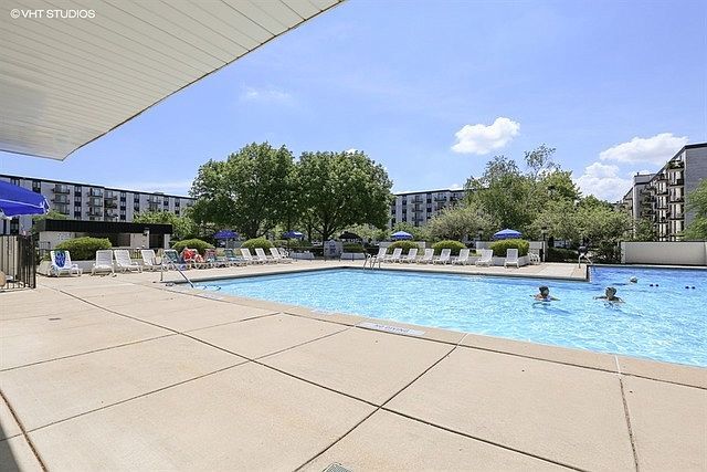 Building Photo - 9737 N Fox Glen Dr Unit 2A Rental