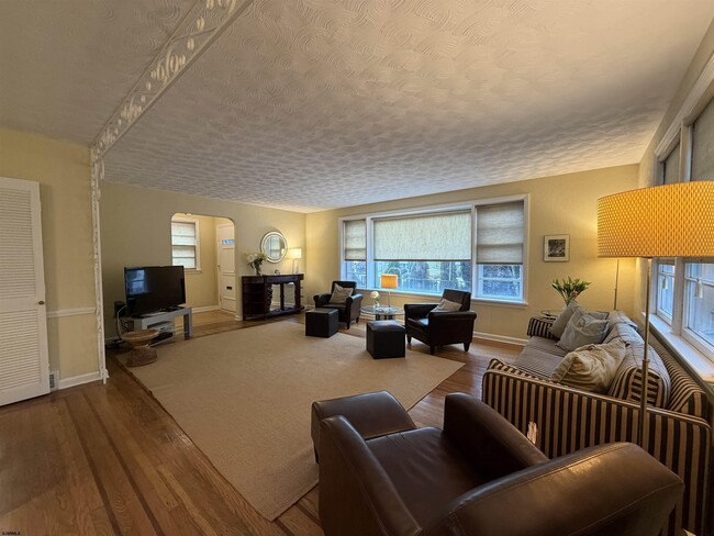 Photo - 33 N Gladstone Ave